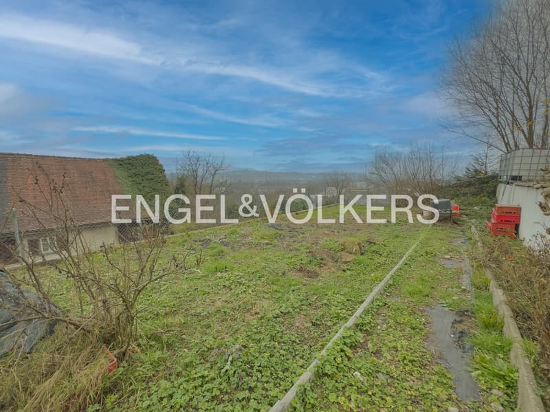 Exclusive ground-floor apartment with private garden idyll (12)