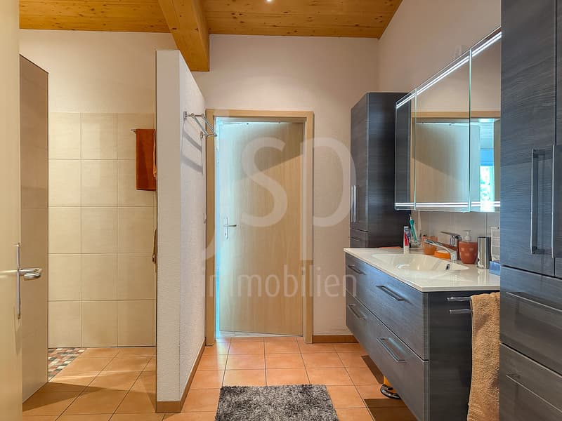 Propriété commerciale avec appartement en attique à Neuenegg (11)