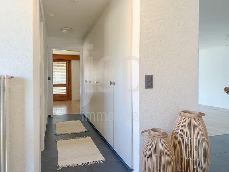 A practical 3.5-room apartment directly at the train station in Niederscherli (7)