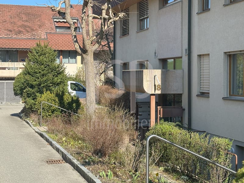 A practical 3.5-room apartment directly at the train station in Niederscherli (12)