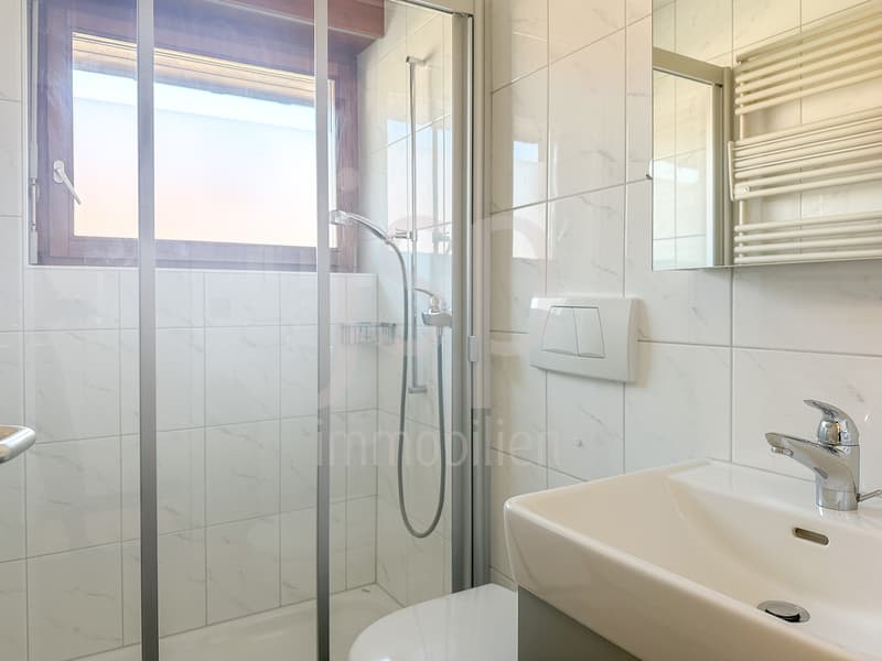 A practical 3.5-room apartment directly at the train station in Niederscherli (8)