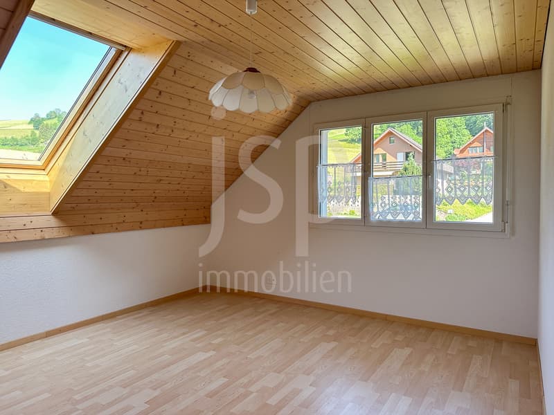 Maison familiale de 6 pièces neuve avec garage pour quatre véhicules (6)
