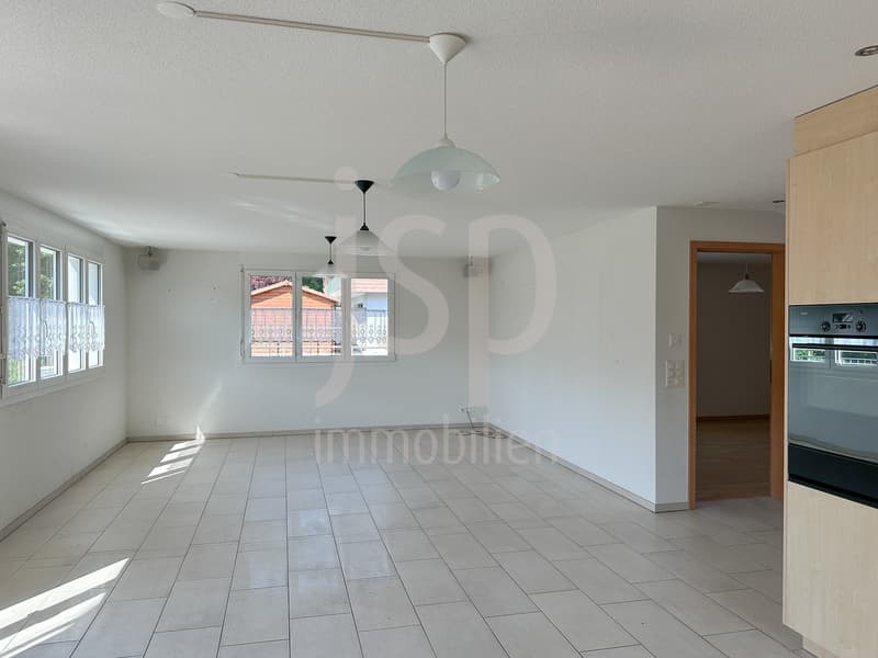 Maison familiale de 6 pièces neuve avec garage pour quatre véhicules (4)
