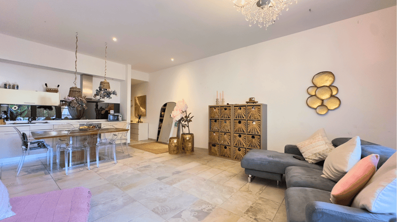 Mendrisio, 3.5 Zimmer umfangreiches und geräumiges Duplex mit Terrasse (4)