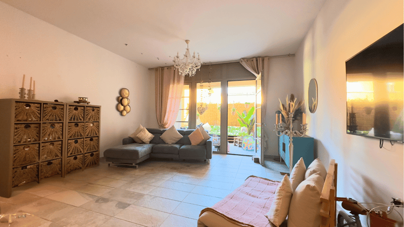 Mendrisio, 3.5 Zimmer umfangreiches und geräumiges Duplex mit Terrasse (3)