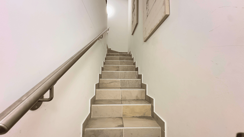 Mendrisio, 3.5 Zimmer umfangreiches und geräumiges Duplex mit Terrasse (8)