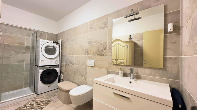 Mendrisio, 3.5 Zimmer umfangreiches und geräumiges Duplex mit Terrasse (7)
