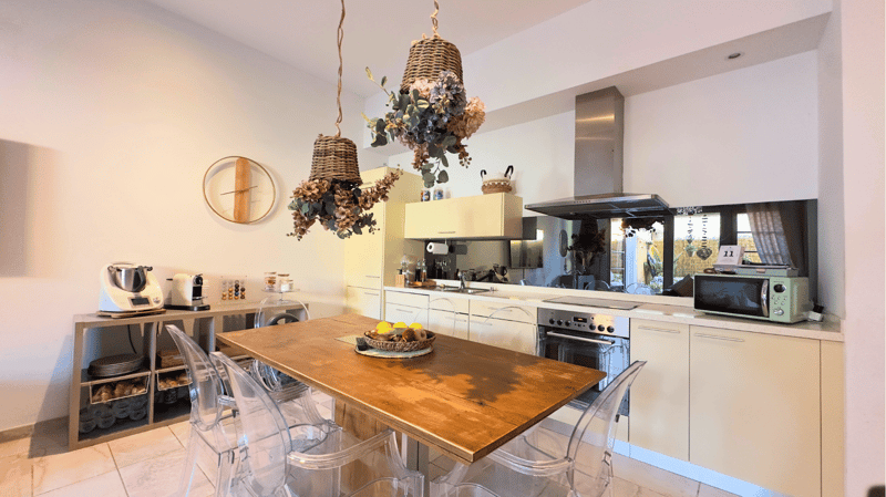 Mendrisio, 3.5 Zimmer umfangreiches und geräumiges Duplex mit Terrasse (2)