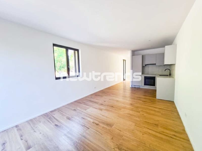 Pura-Caslano: nouveau 2,5 pièces à louer avec jardin et patio (4)