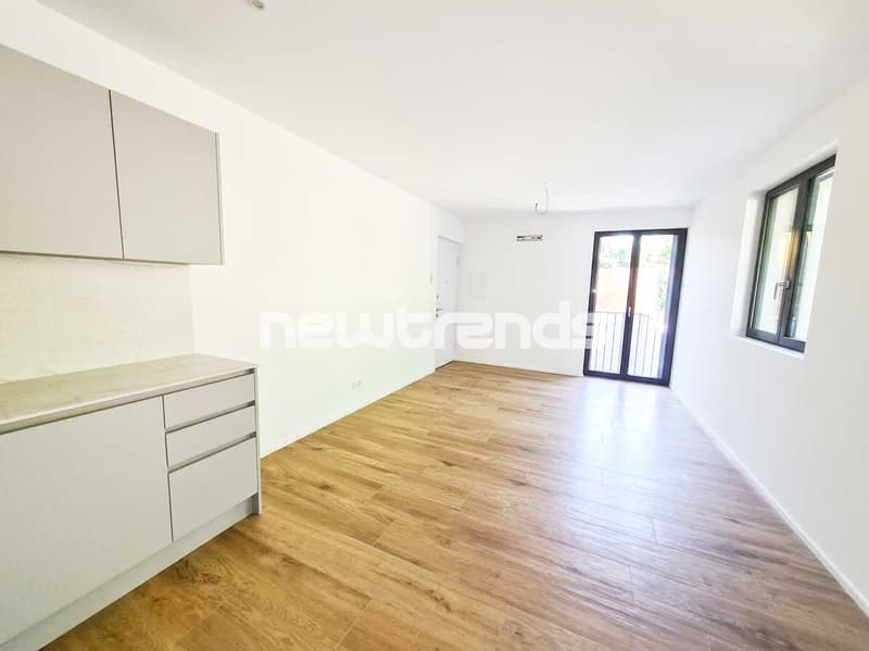 Pura-Caslano: nouveau 2,5 pièces à louer avec jardin et patio (3)