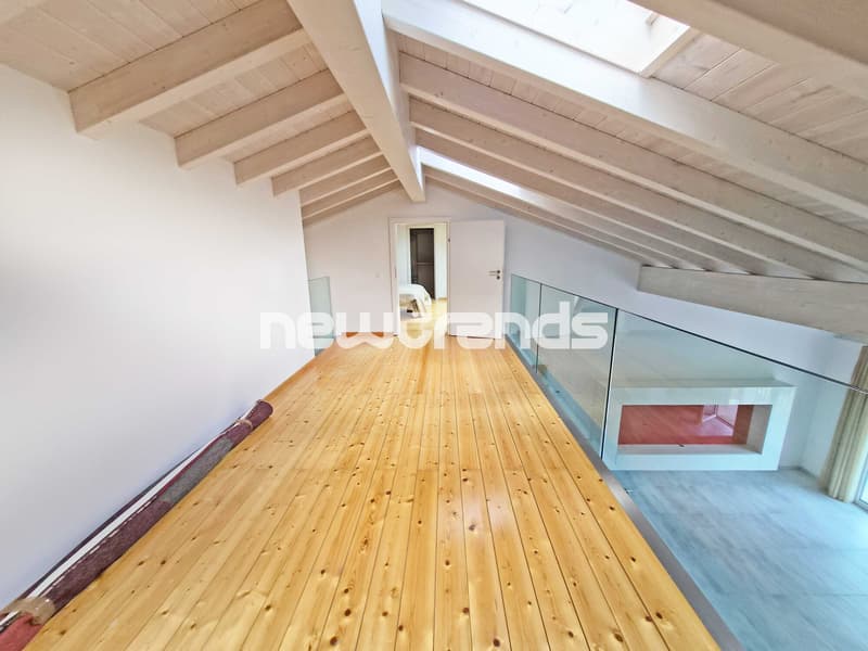 Grancia: elegantes Dachgeschoss mit 4.5 Zimmern und Galerie zur Miete (4)