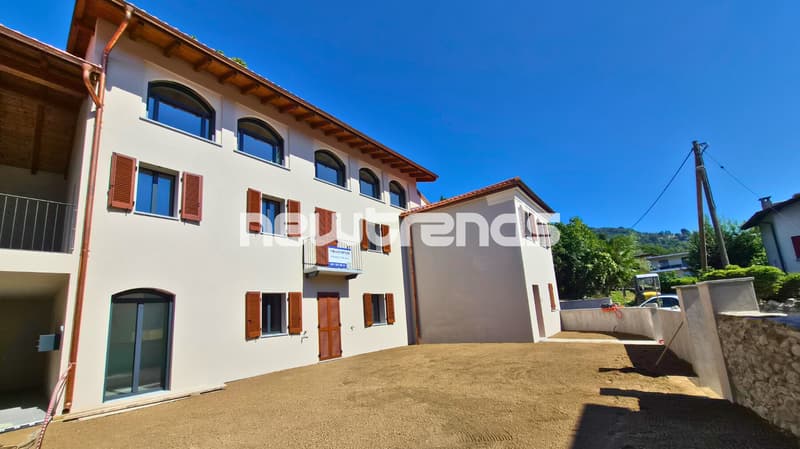 esterno con giardino privato
