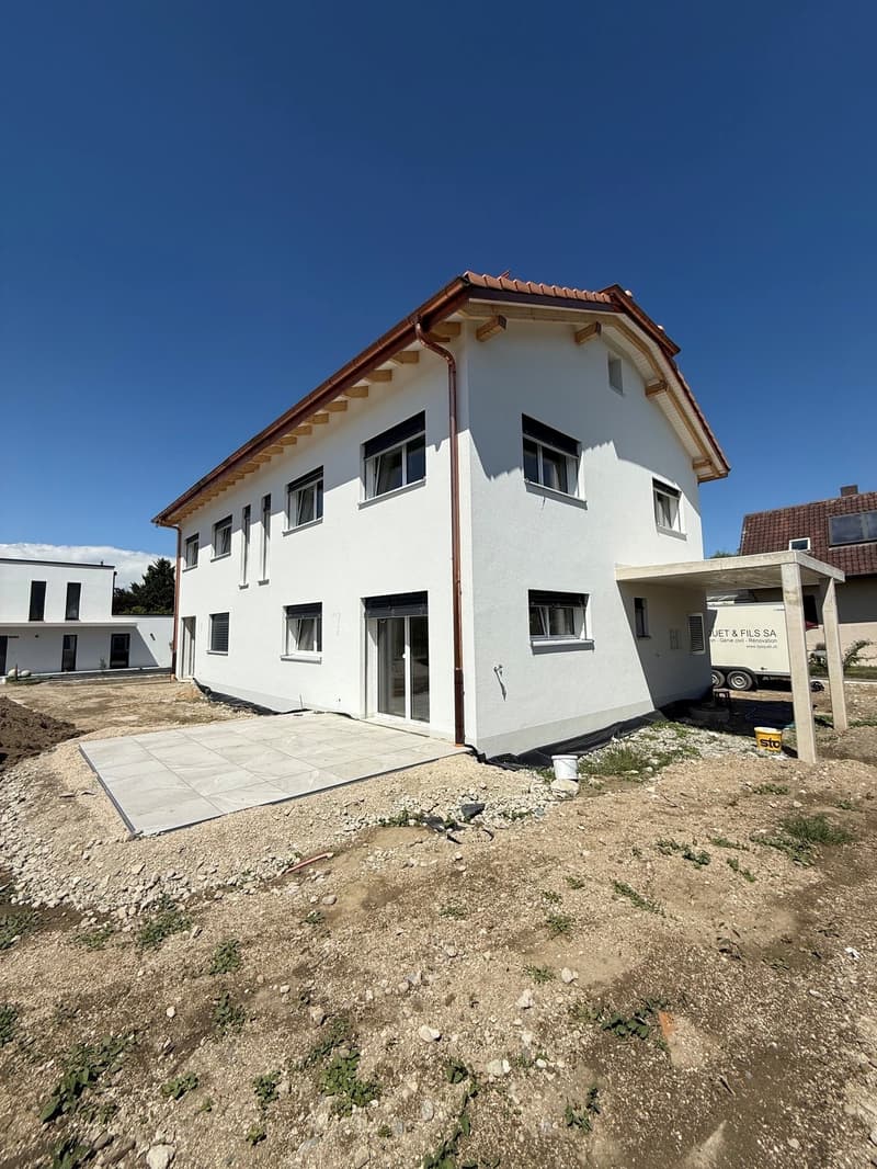 40 MINUTES FROM LAUSANNE! ONLY 2 VILLAS LEFT! (2)