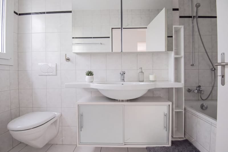 Bad mit Badewanne