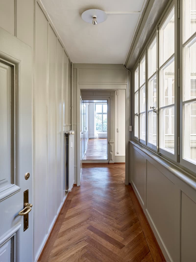 Living in the heart of Bern's old town on the historic Junkerngasse (3)
