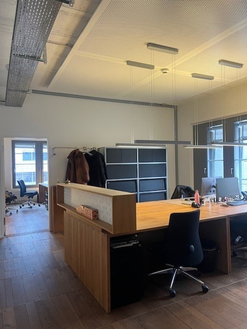 Pronto per l'occupazione con tutte le comodità! Miglior posizione commerciale in una comunità di uffici dinamica! (8)