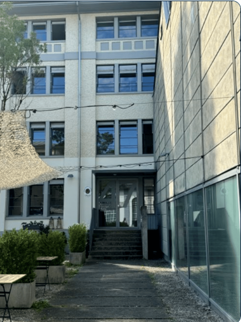Pronto per l'occupazione con tutte le comodità! Miglior posizione commerciale in una comunità di uffici dinamica! (2)