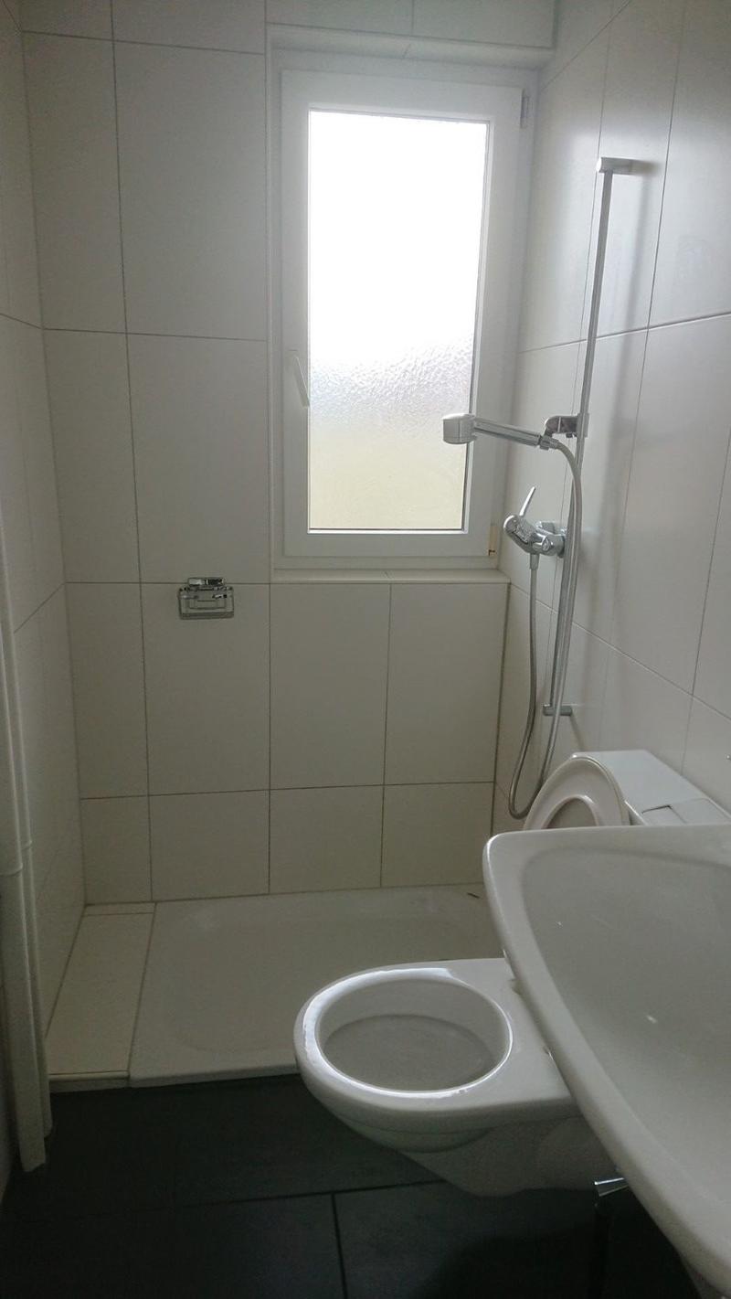 Dusche + Toilette