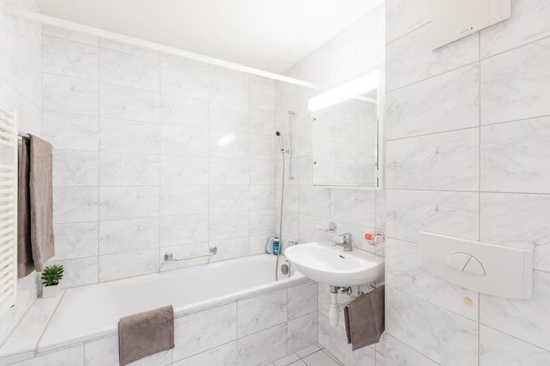 Badezimmer mit Badewanne