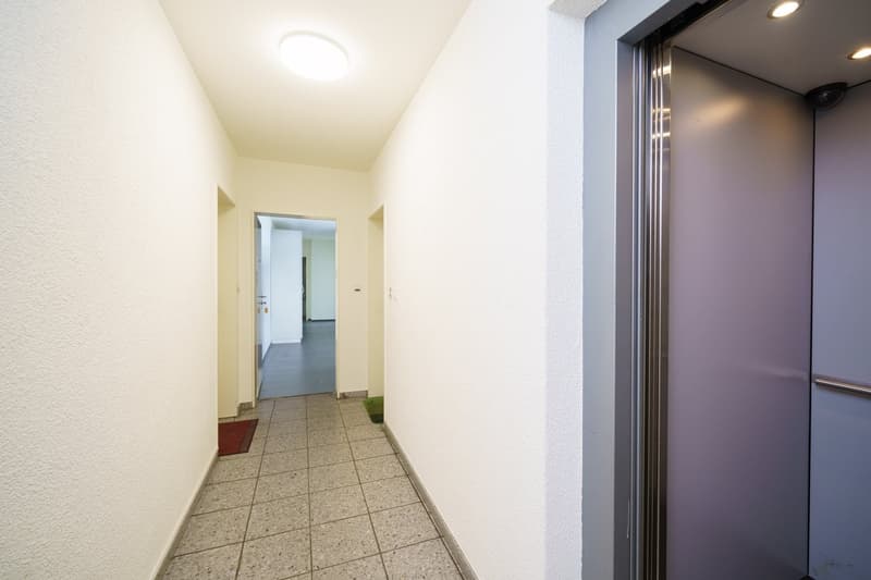 Lift mit Eingang