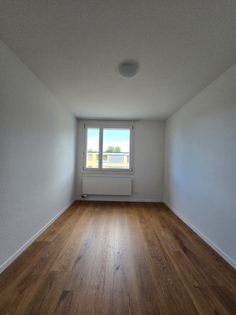Grosszügige 4.5-Zimmer-Wohnung mit Balkon und Bergblick in Thun (6)