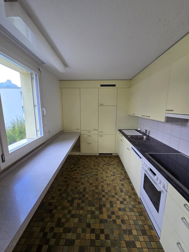 Grosszügige 4.5-Zimmer-Wohnung mit Balkon und Bergblick in Thun (12)