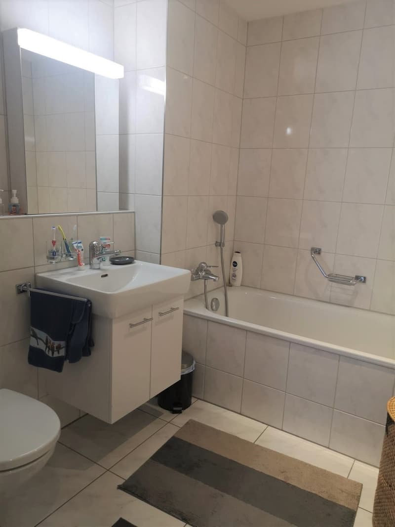 Badezimmer mit Badewanne