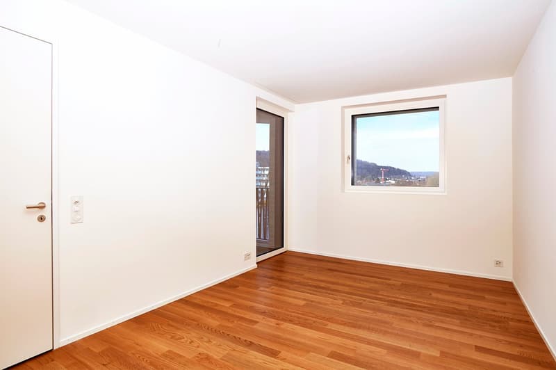 Piano moderno con zona living e cucina aperta (6)