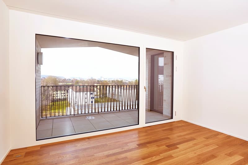 Piano moderno con zona living e cucina aperta (4)