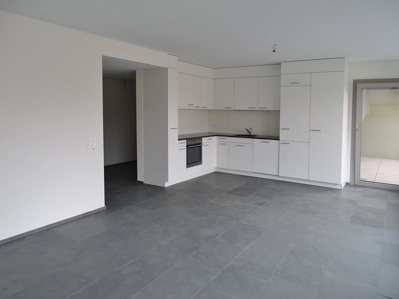 Modern living, close to the city in a green area (2)