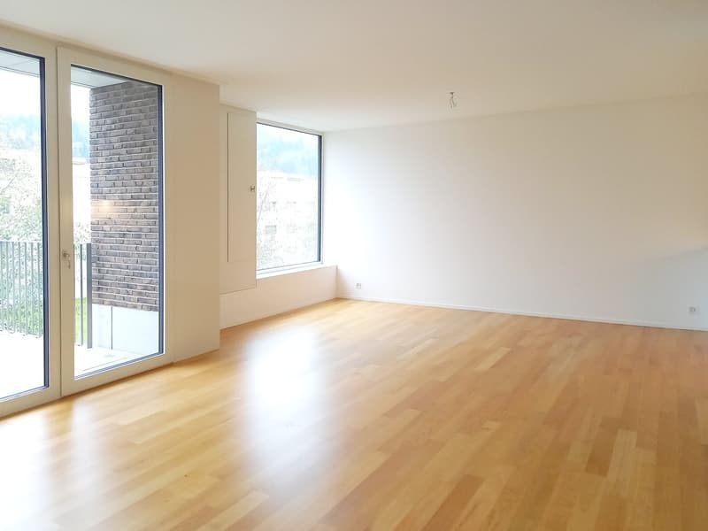 Grosszügige 2.5 Zimmer-Wohnung mit zwei Balkonen, Wohnerlebnis im Grünen, gut vernetzt (3)