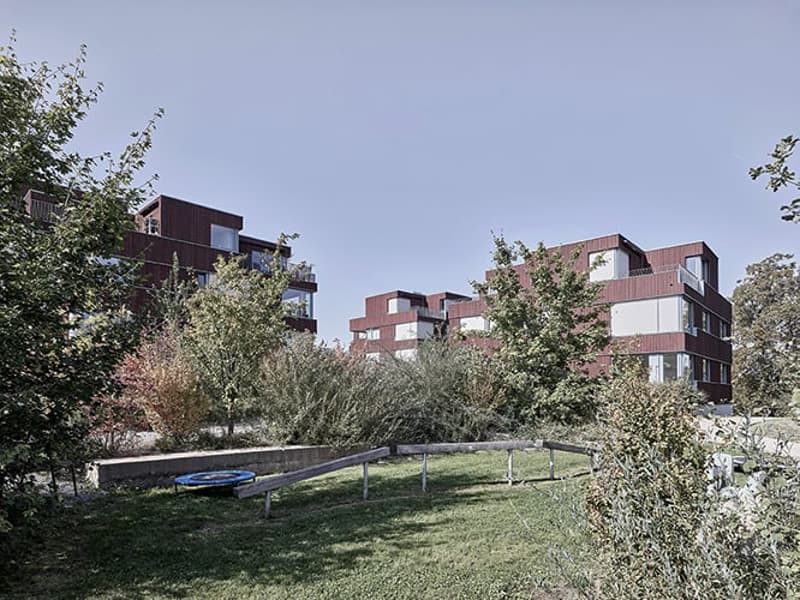 Appartement moderne, situé dans un endroit calme, 3,5 pièces avec espace de sièges en loggia (1)