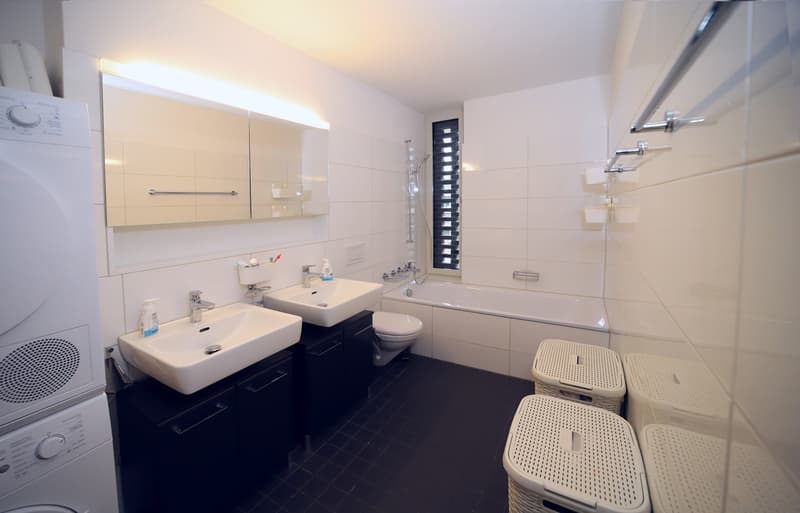Badezimmer mit Waschturm