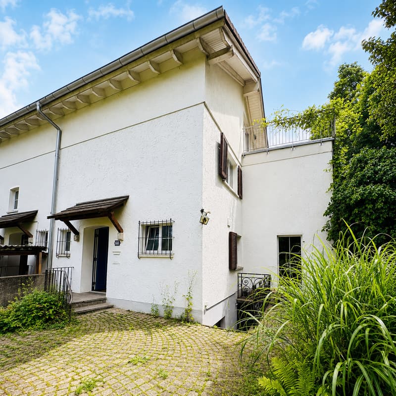 Charming 5.5-room two-family house with garden in the popular Triemli quarter (1)