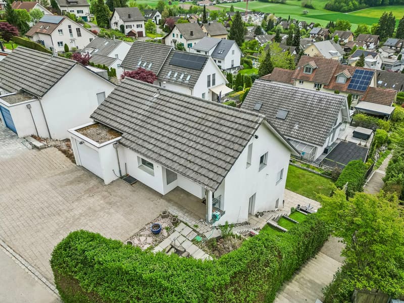 5.5-room single-family house in an elevated and sought-after location with surrounding area (5)