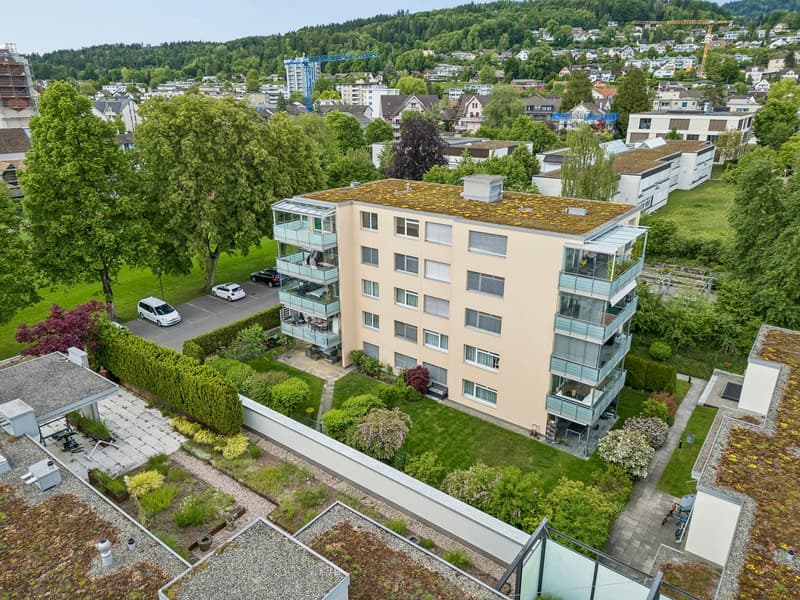 Ampio appartamento di 3½ locali con balcone a vetri e bella vista (13)
