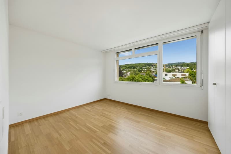Ampio appartamento di 3½ locali con balcone a vetri e bella vista (6)