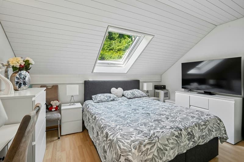Well-maintained multi-family house with 6 apartments (8)