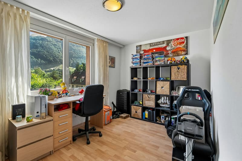 Well-maintained multi-family house with 6 apartments (9)