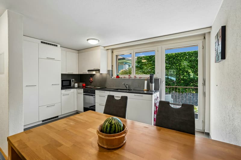 Well-maintained multi-family house with 6 apartments (4)