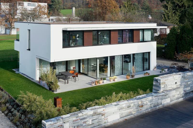 Exklusives 6½-Zimmer-Einfamilienhaus an ruhiger Lage mit grossem Garten (3)