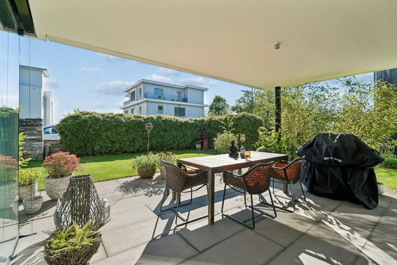 Exklusives 6½-Zimmer-Einfamilienhaus an ruhiger Lage mit grossem Garten (7)