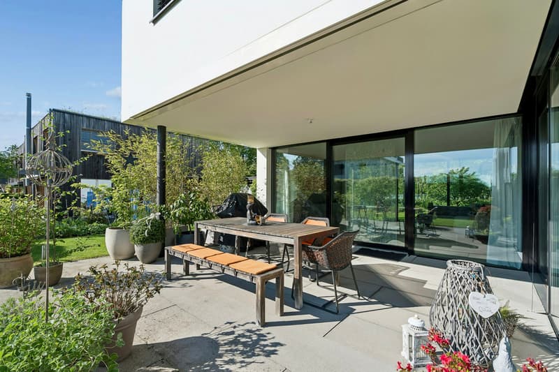 Exklusives 6½-Zimmer-Einfamilienhaus an ruhiger Lage mit grossem Garten (6)