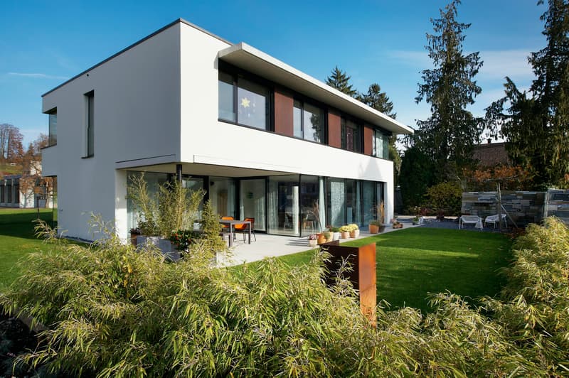 Exklusives 6½-Zimmer-Einfamilienhaus an ruhiger Lage mit grossem Garten (2)