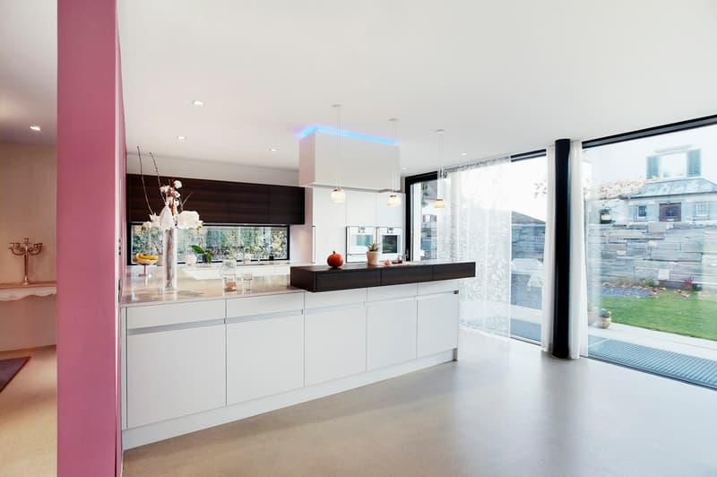 Exklusives 6½-Zimmer-Einfamilienhaus an ruhiger Lage mit grossem Garten (11)