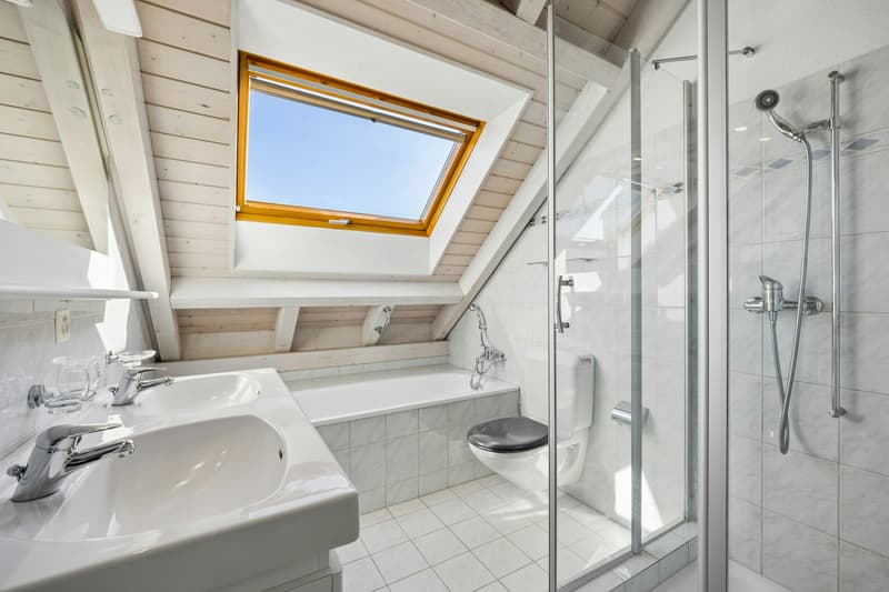 Wohnen mit Weitblick - grosszügige 5.5-Zimmer-Maisonettewohnung mit Charme (10)