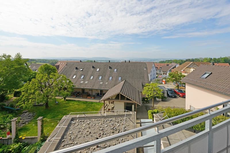 Attractive 2.5-room attic apartment with fantastic views of the mountains (20)