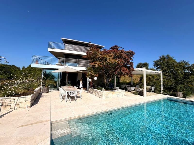 Befristete Vermietung: Exklusives 7.5-Zimmer-Architektenhaus mit Seesicht, Pool und Dachterrasse (2)