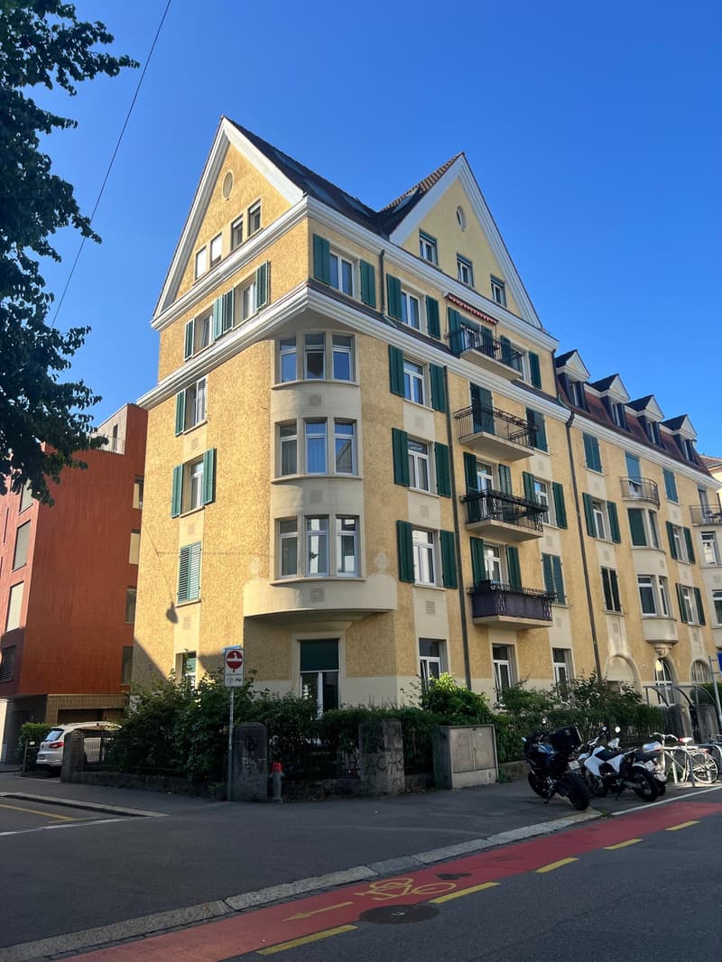 Charmante 2-Zimmer-Dachmaisonnette mit Dachterrasse (1)