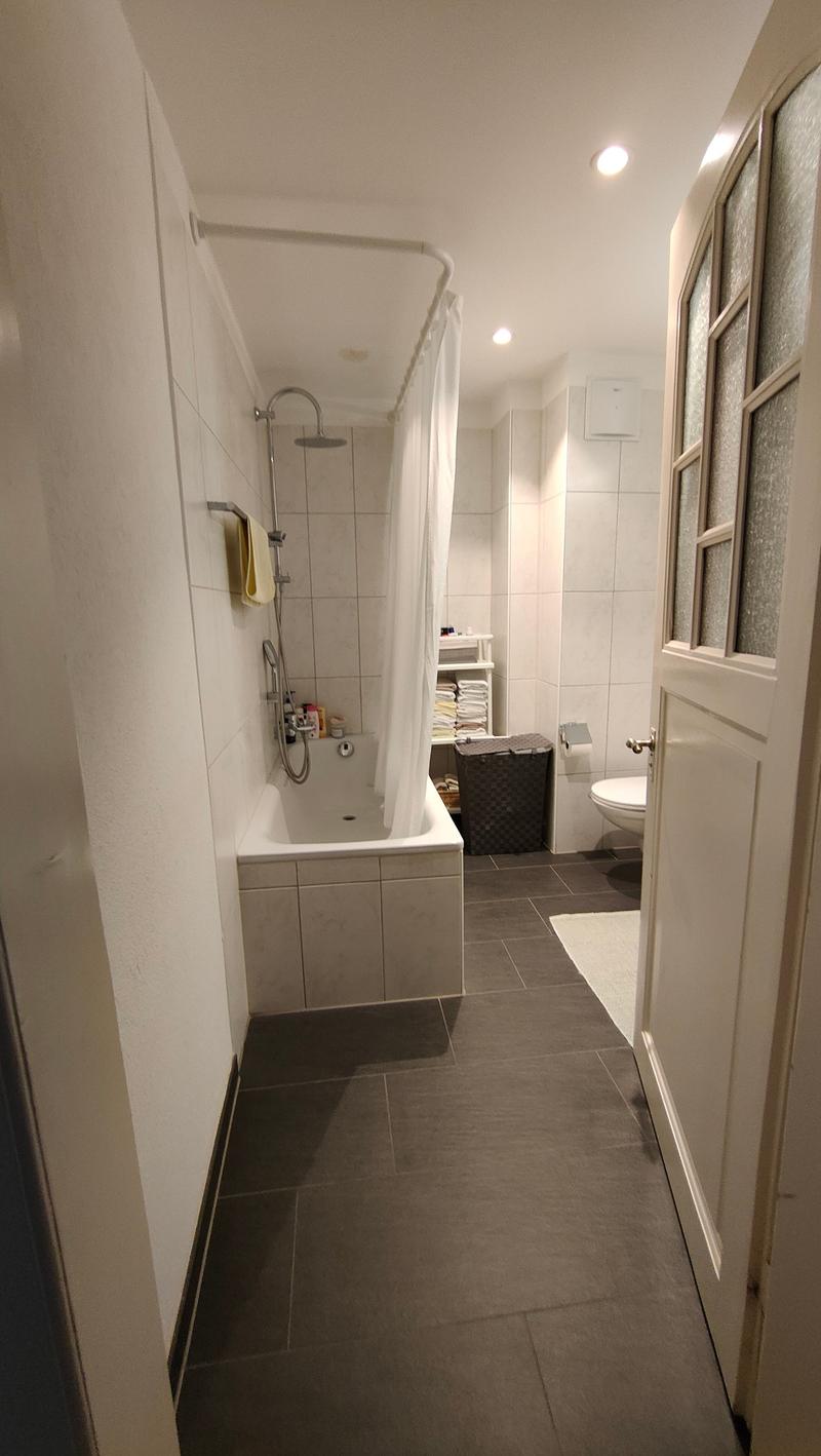 Charmante 4-Zimmer-Altbauwohnung mit Seesicht (14)